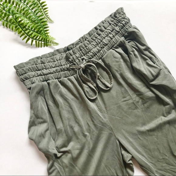 American Eagle Outfitters Pants - 6HR PRICE DROP! American Eagle Paper Bag Pants